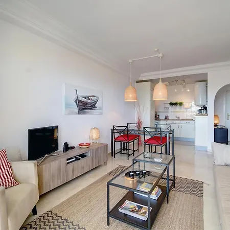 Apartment With Scenic Views Pa 6-10 *