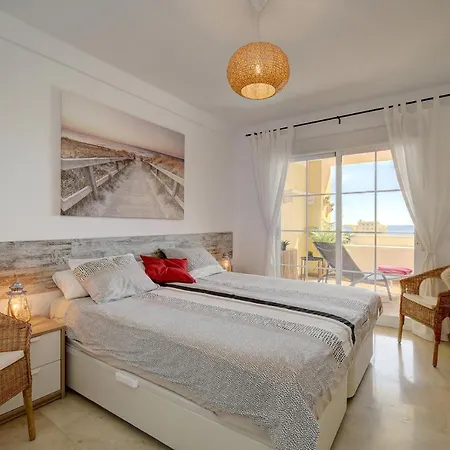 With Scenic Views Pa 6-10 Apartment